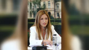 Denisa Ionaşcu secretarul Consiliului Local Iaşi a devenit inculpat într-un dosar de corupţie Este acuzată de fals şi abuz în serviciu 8211 EXCLUSIV UPDATE