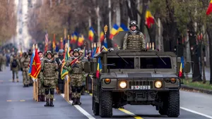 Paradă militară organizată la București cu prilejul Zilei Naționale a României
