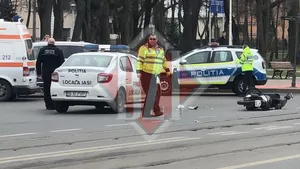 Accident rutier în Copou. Un scuter și un autoturism au intrat în coliziune 8211 UPDATE