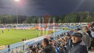 Ieșenii au luat cu asalt stadionul din Copou. Peste 10.000  de oameni au venit la meciul dintre Poli și Petrolul 8211 FOTO