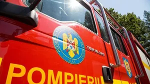 Incendiu grav la Bacău Un bărbat a decedat carbonizat după ce i-a luat foc locuința