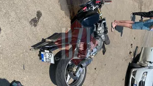 Nu se mai opresc nenorocirile din trafic Încă un accident de motocicletă s-a petrecut la Iași. Două persoane au fost rănite Exclusiv