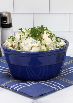 Salată de conopidă cu maioneză și usturoi! Un preparat simplu și delicios!