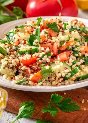 Cum se prepară cea mai simplă salată cu bulgur. Ce beneficii aduce organismului ingredientul