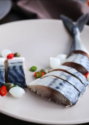 Macrou marinat la cald – Rețetă simplă, delicioasă și rapidă