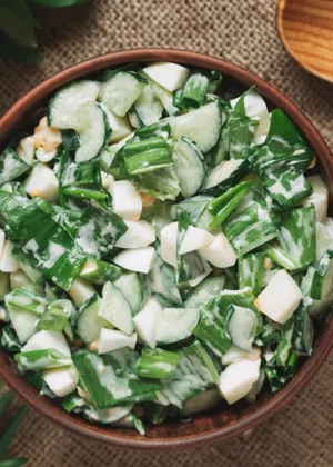 Cum să faci cea mai delicioasă salată de leurdă. Iată beneficiile usturoiului sălbatic!