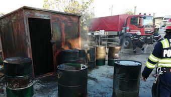 Incendiu la un depozit de combustibili. Pompierii au intervenit de urgență – FOTO