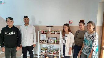 Produsele locale, promovate de elevii unui liceu agricol din Iași – FOTO