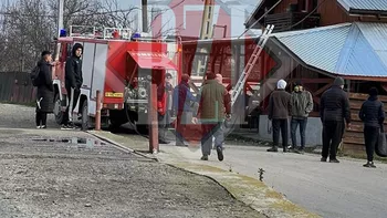 Incendiu la o casă din Scânteia. Pompierii acționează chiar în aceste momente EXCLUSIV FOTO VIDEO