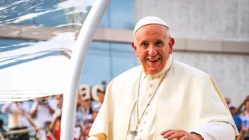 Papa Francisc a fost înregistrat în secret în timpul unui apel telefonic cu cardinalul Angelo Becciu