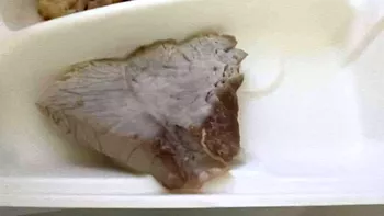 Ce a primit să mănânce o pacientă la prânz într-un spital din Cluj. Culmea meniul costă 22 de lei