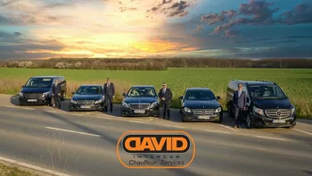 Lux și eleganță în mișcare Alegeți Limuzinele David Intercar pentru o călătorie de neuitat