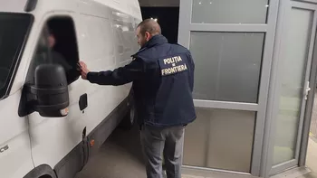 Un bărbat urmărit internațional pentru trafic de droguri depistat de polițiștii de frontieră la Racovăț