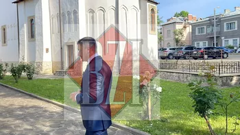 După ce au votat Mihai Chirica și Costel Alexe au mers la biserică să se roage 8211 Foto