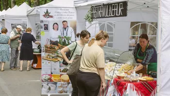 O nouă ediție a evenimentului Iașul în bucate tradiționale ecologice montane și artizanale în Parcul Expoziției din Copou 8211 FOTO