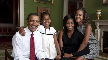 Provocările creșterii fiicelor în Casa Albă și cea mai mare temere a lui Michelle Obama: „Mi-a fost frică pentru fetele mele”