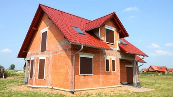 Cât costă să construiești o casă de 80 mp la roșu în 2025