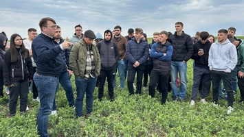Studenții USV Iași, în vizită la ferma Agricola 96 Țigănași: lecție practică despre agricultura sustenabilă și tehnologiile viitorului