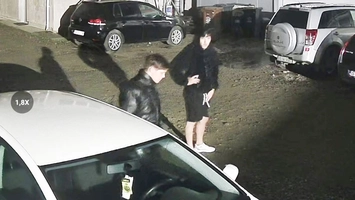 Service auto din Iași, vandalizat noaptea de mai mulți tineri: „Au luat o mașină și s-au plimbat cu ea prin oraș”