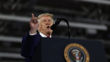 Trump reacționează fulgerător după alegerea primului papă american! Ce plan neașteptat are fostul președinte pentru Vatican