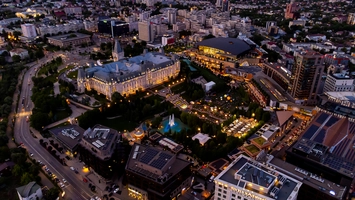 Spectacol Multisenzorial în grădina Palas: tribut Coldplay + Imagine Dragons și expoziție cu planete gigantice