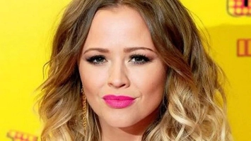 Kimberley Walsh a avut o apariţie spectaculoasă în costum de baie. Iată cum atrage toate privirile in Ibiza