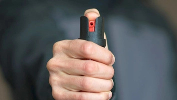 Incident șocant în Borșa! Un bărbat de 34 de ani, arestat după ce a agresat un polițist cu spray lacrimogen
