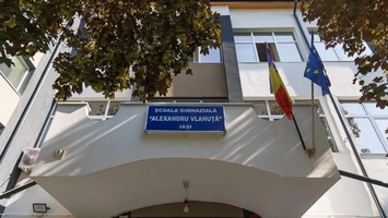 Elevii de la Școala Gimnazială „Alexandru Vlăhuță” se vor întoarce în băncile lor în toamna anului 2025. Lucrările de reabilitare și eficientizare a clădirii sunt la un pas de finalizare