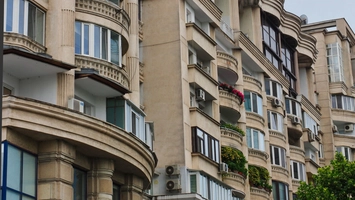 Ilie Bolojan explică modul în care ți se va calcula impozitul pe locuințe, din 2026. Unii proprietari vor plăti mai mult