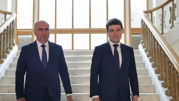 Spectacol ieftin la Cotroceni. Cum ne prostesc Ilie Bolojan și Nicușor Dan cu negocierile lor