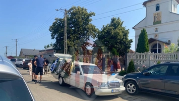 Durere fără margini la Bălțați! Tudor Homea, bărbatul ucis cu mai multe lovituri de cuțit, este condus pe ultimul drum