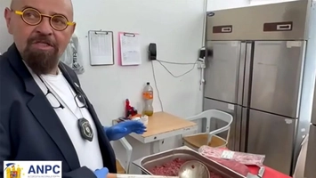 Piedone, descoperire de groază într-un restaurant chinezesc. Ce era carnea de vită, de fapt