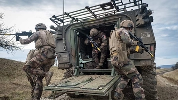 Ai 10 clase? Fă-te polițist! Armata română angajează fără bacalaureat