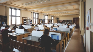 O bibliotecă emblematică din România primește fonduri europene pentru a sprijini educația digitală a tinerilor