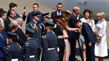 Macron, în centrul atenției la banchetul regal! Ce i-a făcut Prințesei Kate i-a lăsat pe toți mască