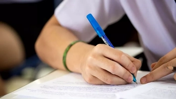 Astăzi vor fi publicate rezultatele la Evaluarea Națională 2025. Ce pot face elevii înainte de a depune contestații, o premieră în sistemul educațional