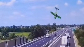 Prăbușirea avionului, surprinsă de camerele de supraveghere. Imagini șocante!