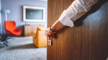 Cât de scump va fi un apartament în România, de la 1 august 2025! Schimbare și pentru cei care vor să își cumpere casă cu teren sau mașină