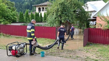 fiideajutor.ro lansează o campanie de sprijin pentru familiile afectate de viituri în Neamț și Suceava