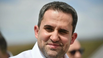 Un alt scandal de corupție! Ministrul Transporturilor a fost surprins într-o înregistrare audio în timp ce ar fi negociat o mită