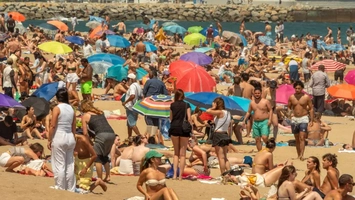 Spaniolii au fost izgoniți de pe propriile plaje! Ce se întâmplă în stațiunile de vis