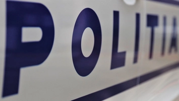 Un bărbat a fost arestat pentru violență. Și-a bătut concubina, inclusiv cu un ciocan de șnițele, apoi a încuiat-o în apartament ca să nu anunțe autoritățile
