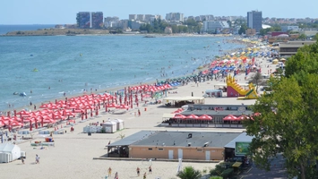 Vacanță de lux sau jaf pe față? Prețurile din Mamaia au ajuns de nesuportat pentru turiști: „300 de lei pentru un șezlong”