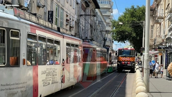 Circulația tramvaielor a fost blocată complet în zona centrală din cauza incendiului de la Maternitatea „Cuza Vodă” din Iași – UPDATE