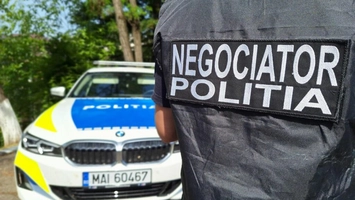 Panică în Otopeni! Un bărbat suspectat că și-ar fi ucis copilul s-a baricadat în locuință