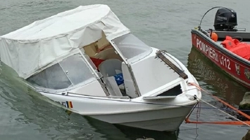 Militarul care a condus barca de la Sulina, arestat pentru ucidere din culpă. Patru oameni, inclusiv un copil, au murit