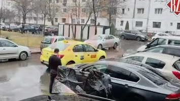 Taximetrist surprins în timp ce își face nevoile în plină stradă în Cartierul Frumoasa