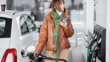 Benzină, diesel, GPL, hybrid sau electric? Ce alegi azi pentru buget mic