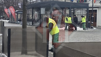 Muncitorii de la Salubris Iași strâng zăpada de pe bulevardul Ștefan cel Mare și Sfânt – VIDEO