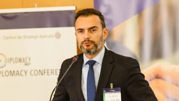 Schimbare importantă la Guvern! Cine este noul purtător de cuvânt numit de Luca Niculescu